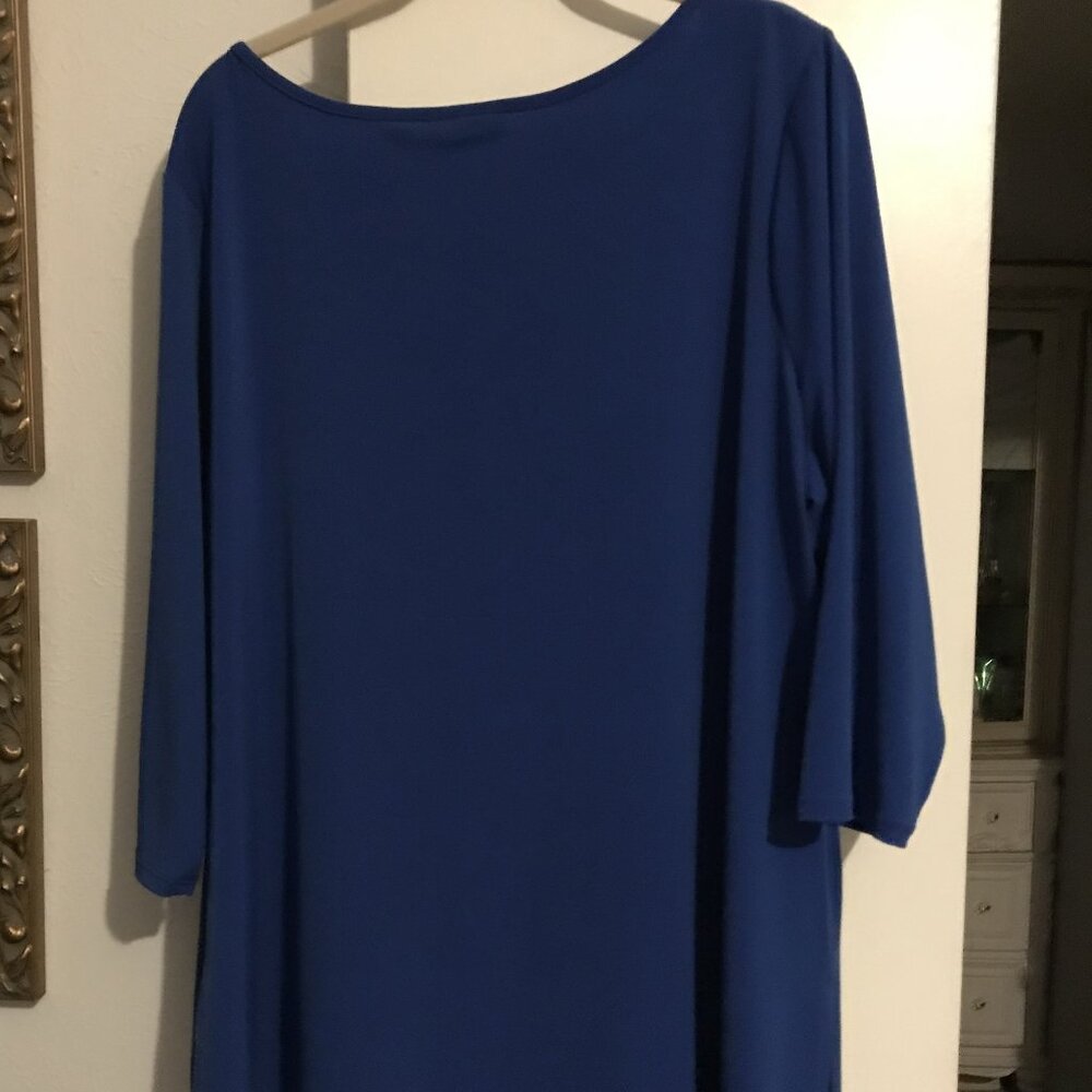 Susan Graver tunic, 1X, beautiful blue, asymmetric hem.